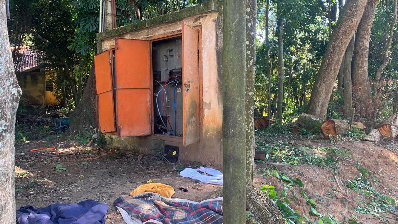 Criminosos furtam fios elétricos do Bosque dos Jequitibás