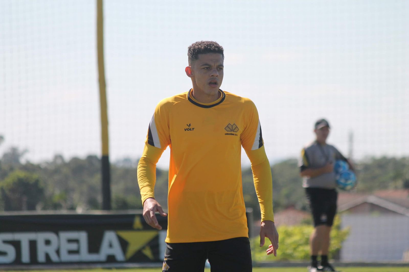 Zagueiro do Criciúma alerta para força da Ponte Preta em Campinas