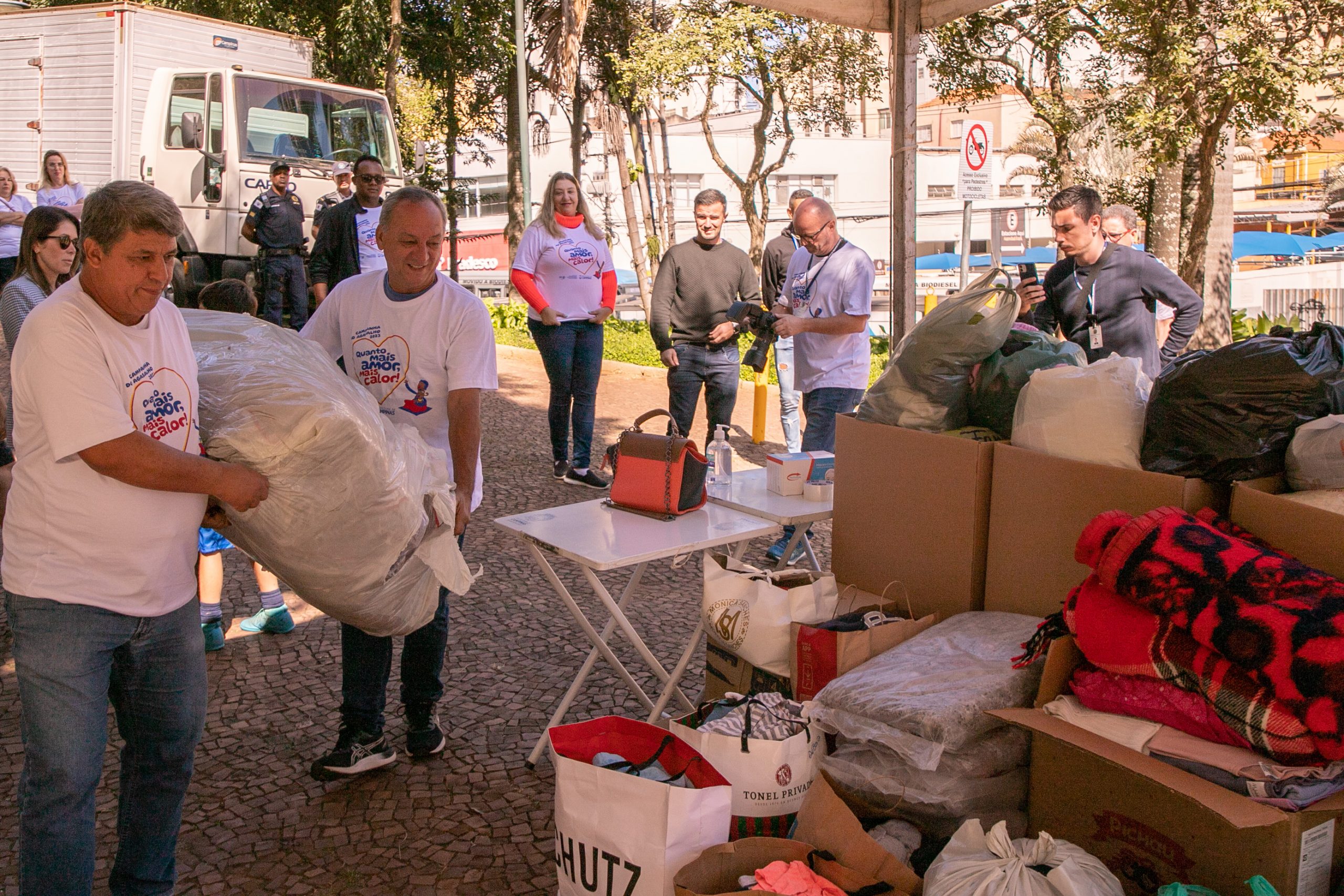 Campanha do Agasalho já recebe 3,3 toneladas de doações