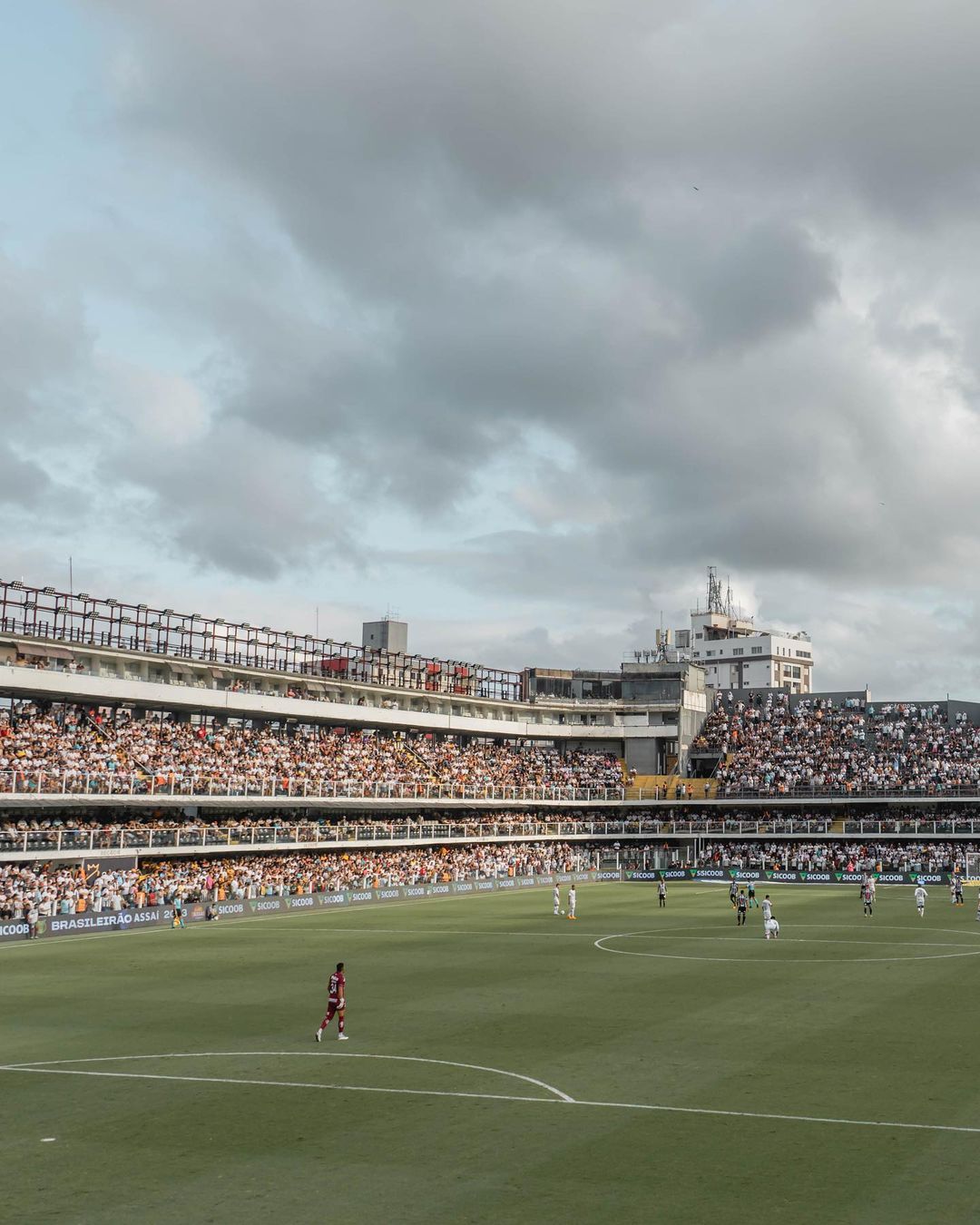 Em clima pesado, Santos precisa da vitória contra o Bahia