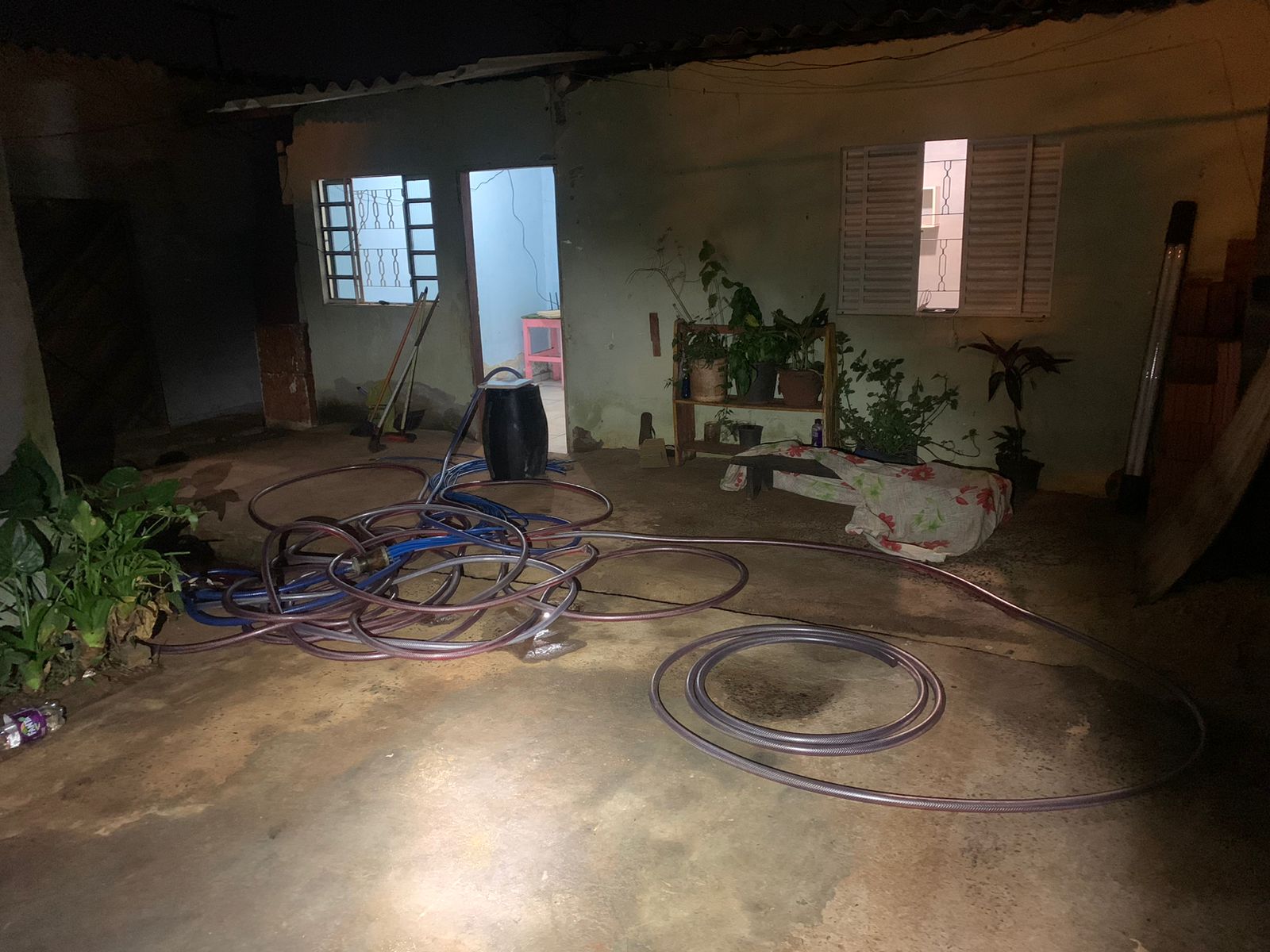 Mulher que integra quadrilha de furto de diesel de trens é presa; OUÇA