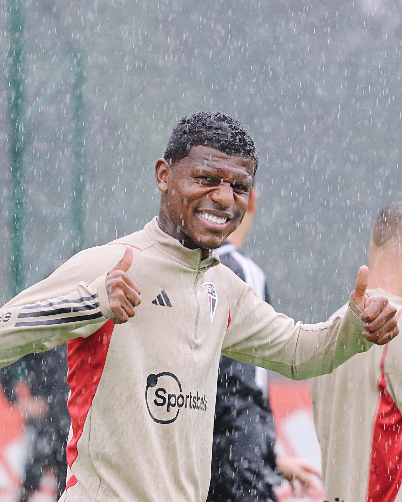 Após falha, zagueiro Arboleda ganha apoio no São Paulo