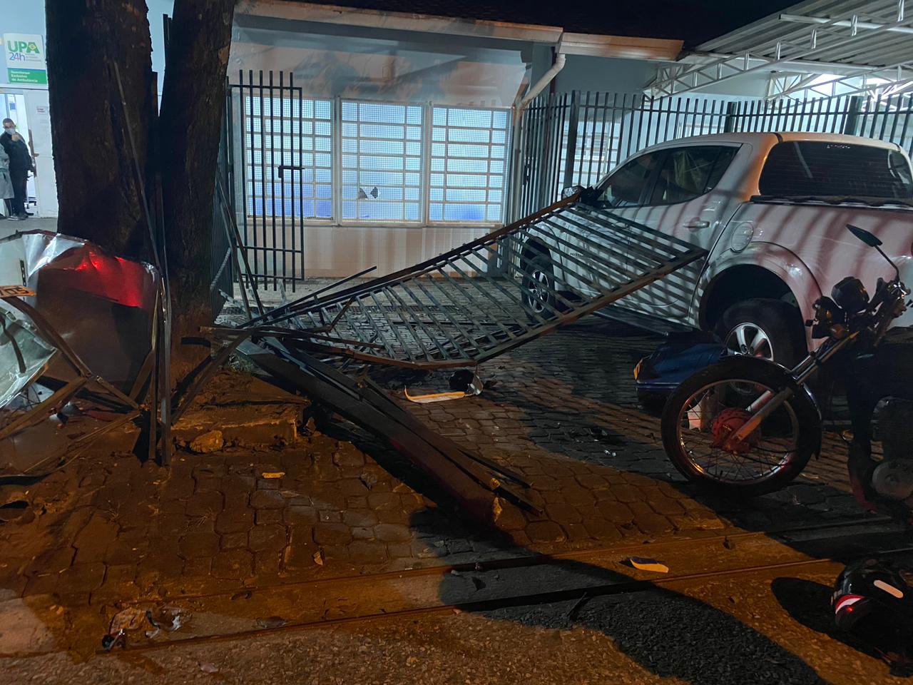 Homem furta viatura do Resgate e provoca acidentes em Campinas; criança fica ferida 