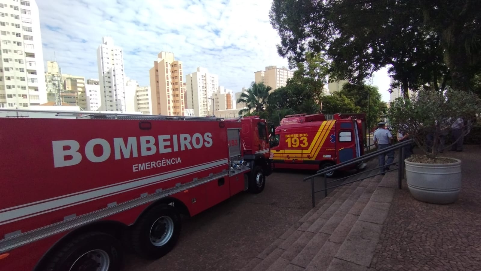 Corpo de Bombeiros recebe três novas viaturas em Campinas