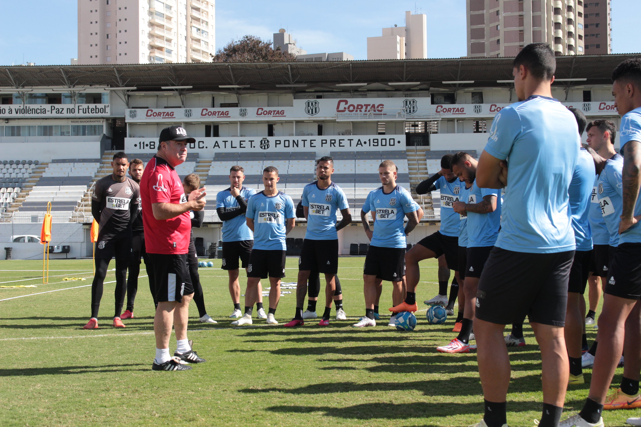 Para duelo direto contra a Chapecoense, Pintado terá que fazer mudanças na equipe