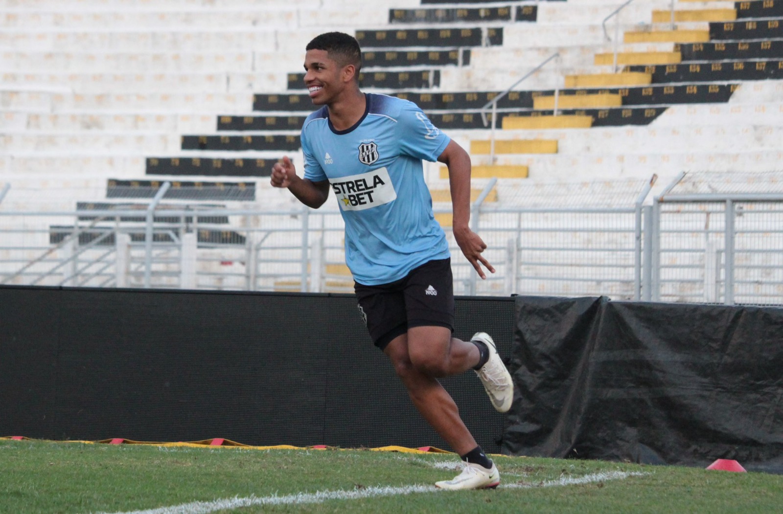 Ponte Preta regulariza colombiano Paul Villero, ex-Náutico