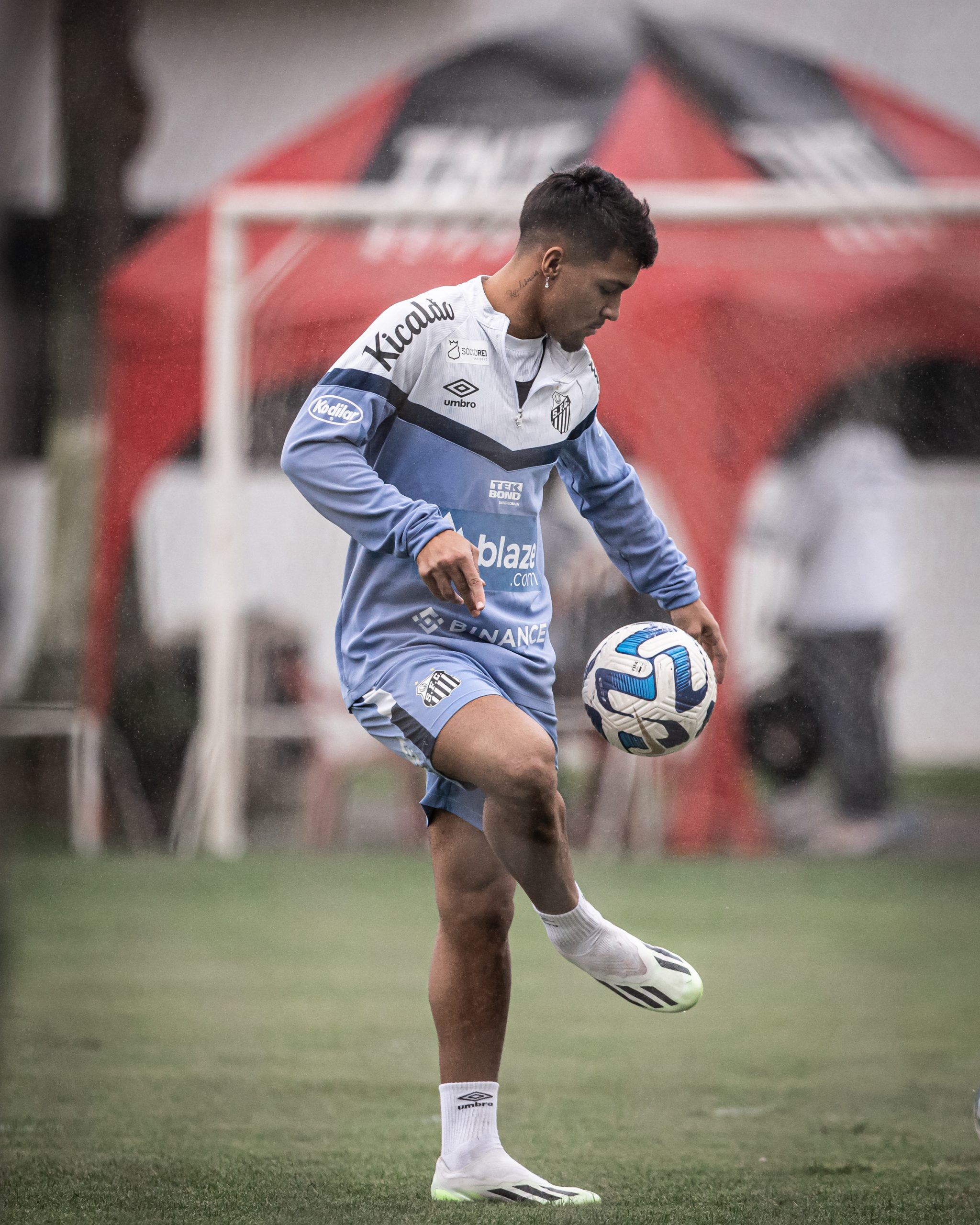 Após trauma da goleada, Santos busca recuperação diante do Coritiba