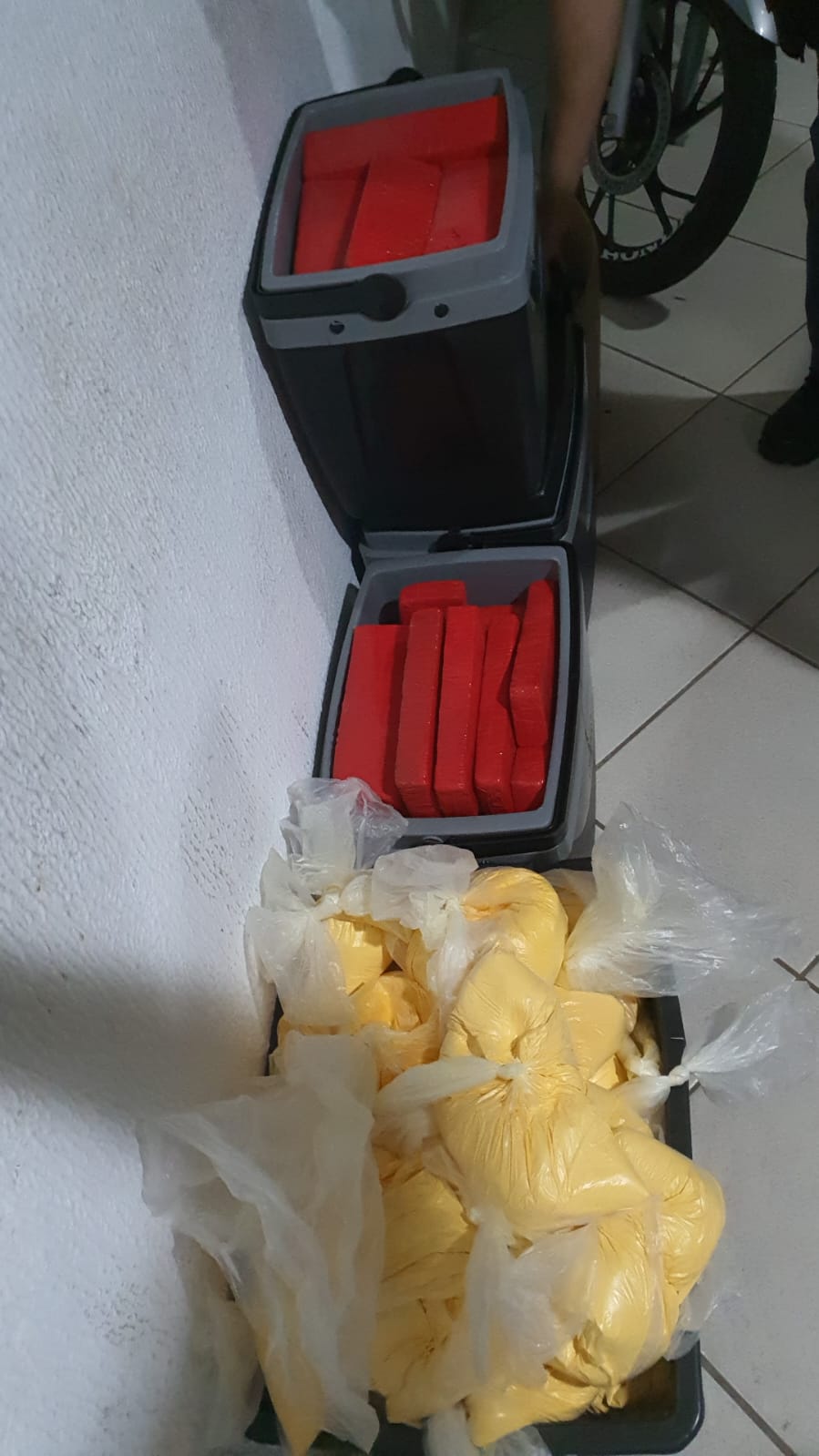 Casal é preso por tráfico de drogas em Indaiatuba; filho de 5 anos estava na casa 