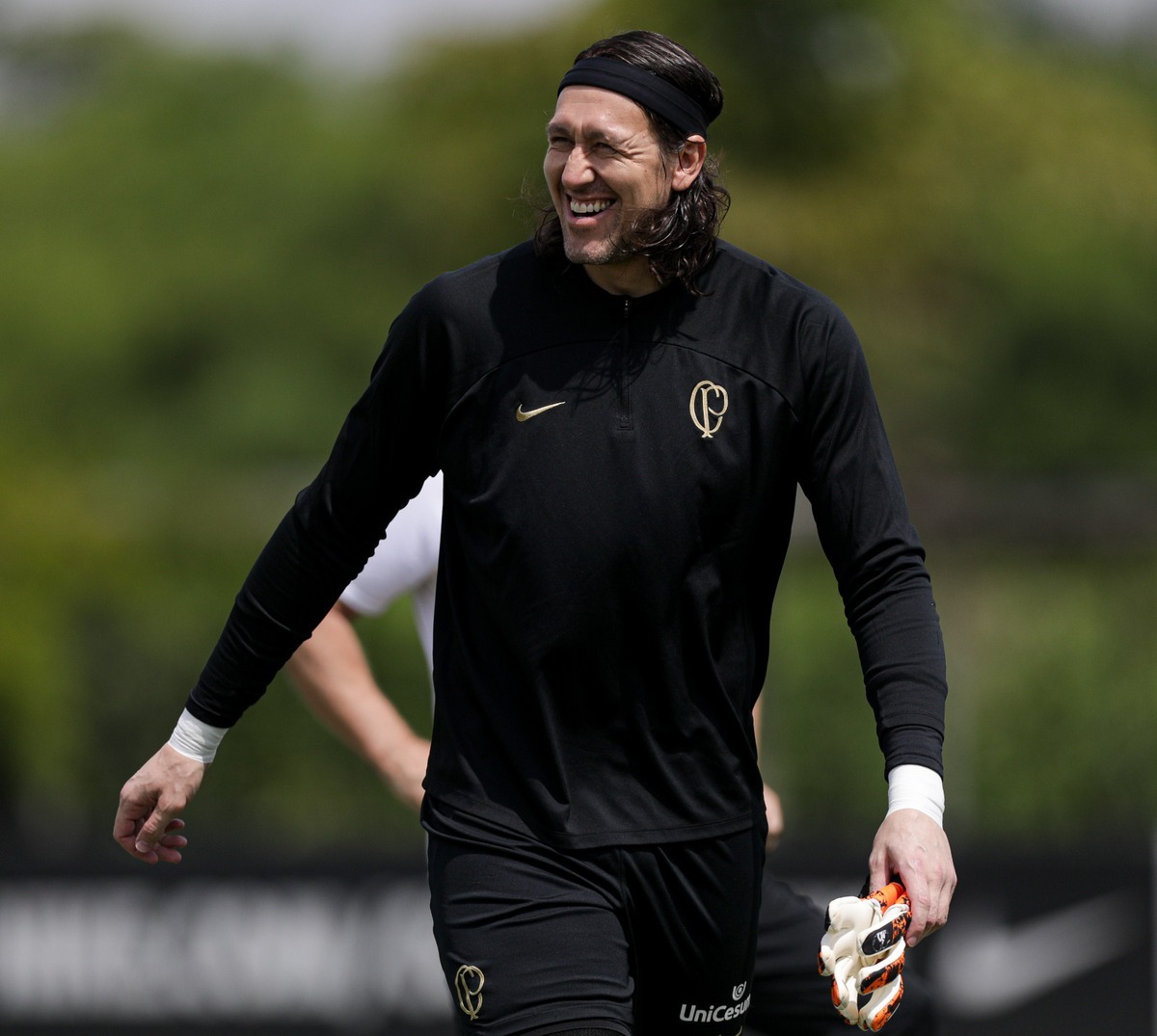 Cássio participa de treino e anima Mano Menezes no Corinthians