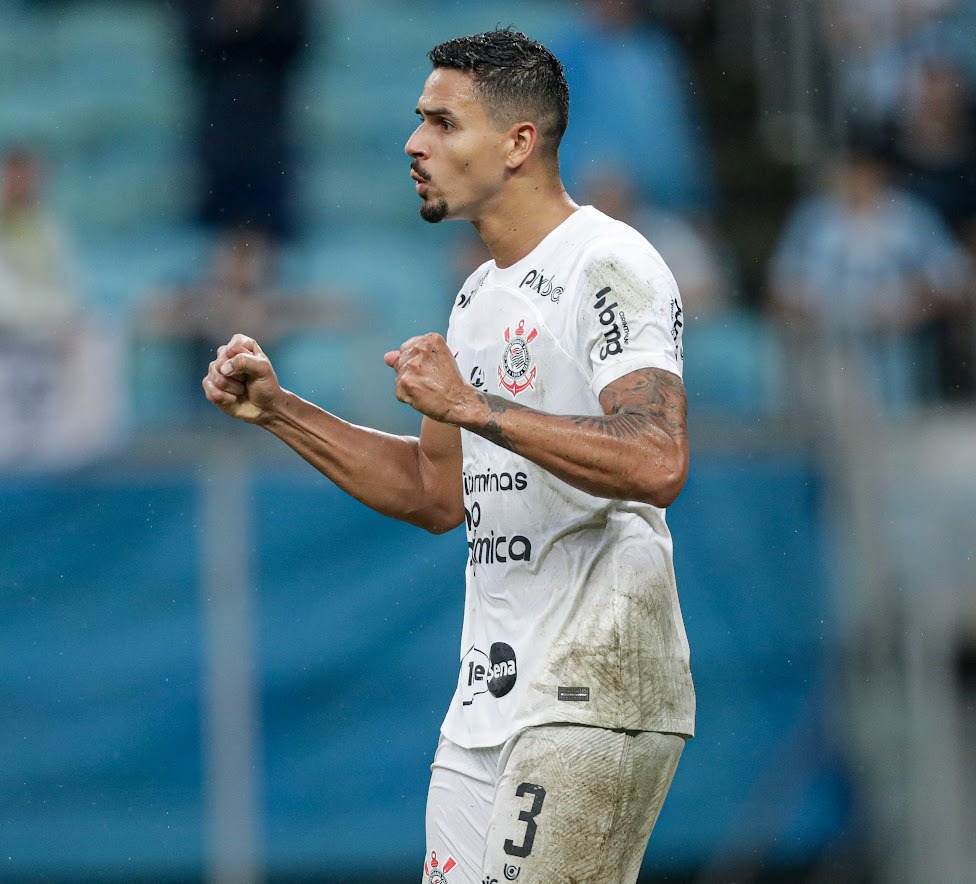 Diretoria do Corinthians se movimenta para prorrogar empréstimo de Lucas Veríssimo