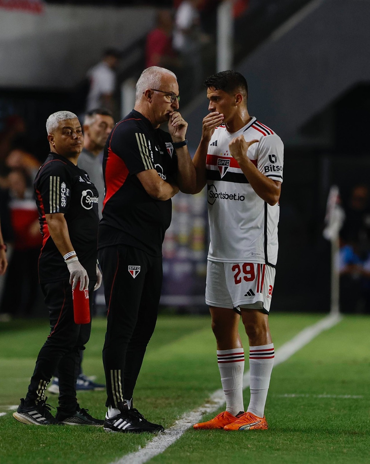 Dorival Júnior não economiza nos elogios ao São Paulo após vitória sobre o Bragantino