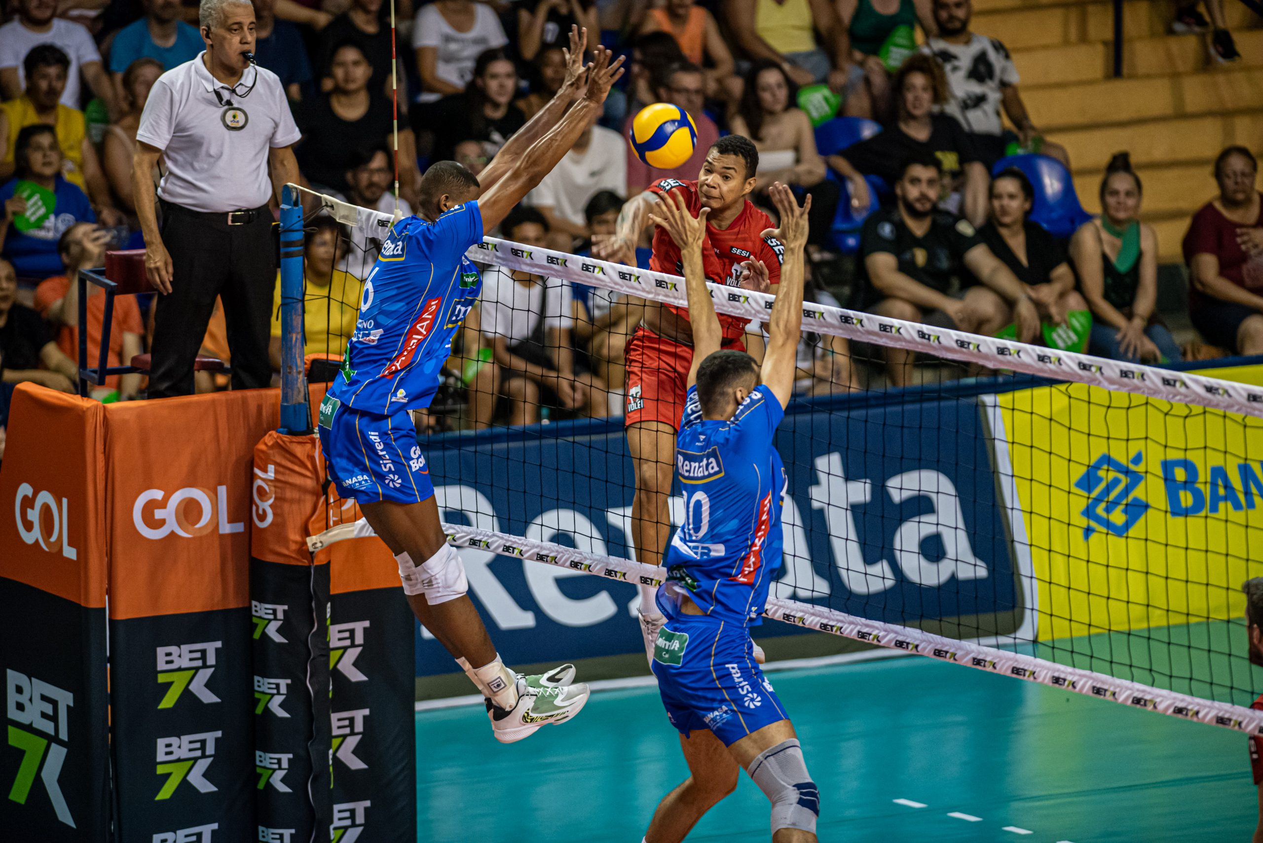 Sesi Vôlei Bauru vence o Campinas na estreia do Campeonato