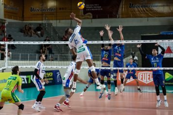 Campinas Vôlei conquista primeira vitória no Campeonato Paulista Feminino -  CBN Campinas 99,1 FM