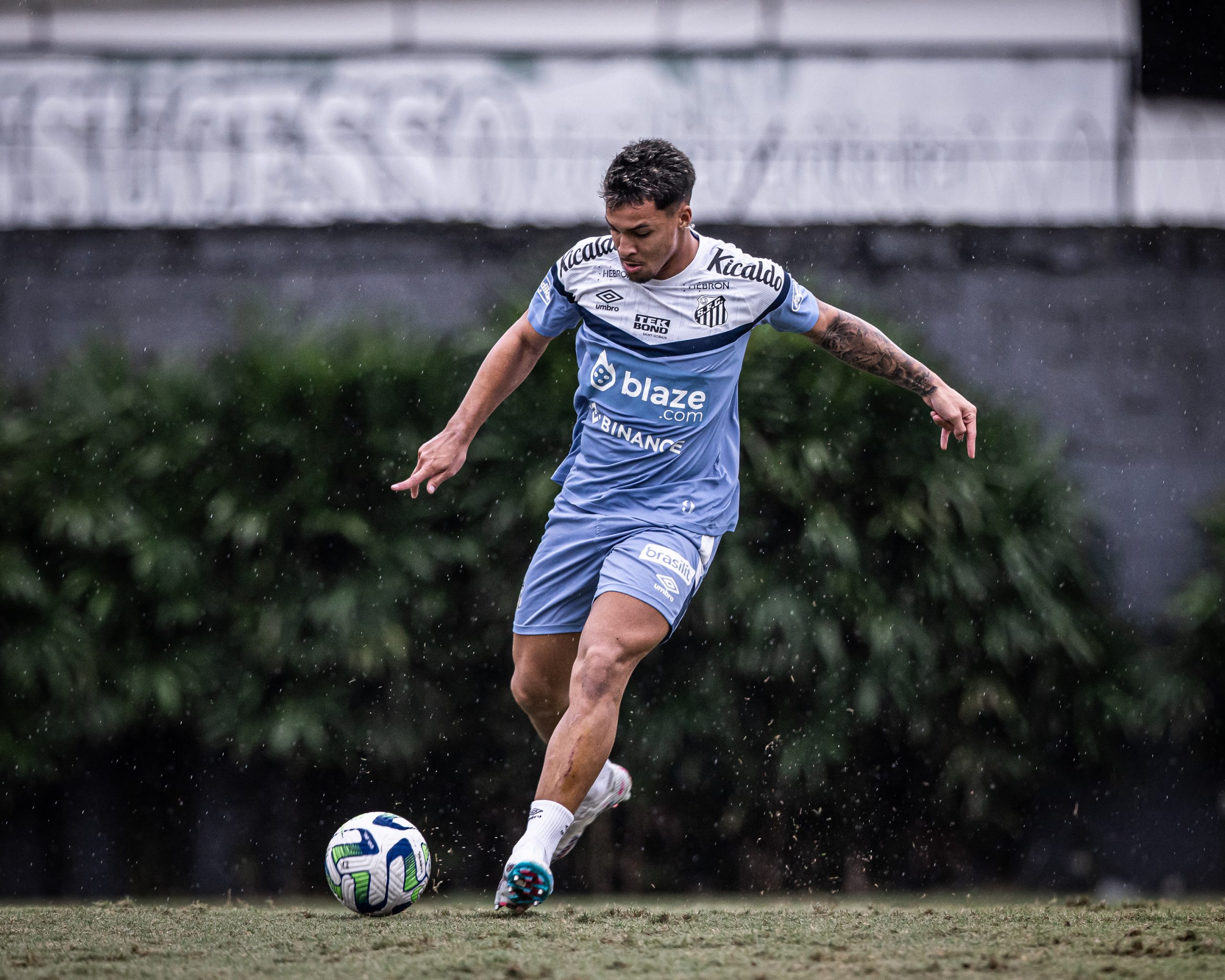 Técnico Marcelo Fernandes poderá com Marcos Leonardo para o jogo contra o Cuiabá