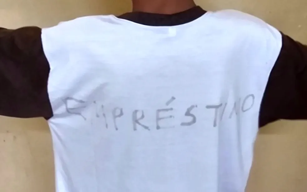 Americana deve indenizar aluno que foi obrigado a usar uniforme com escrito “empréstimo”