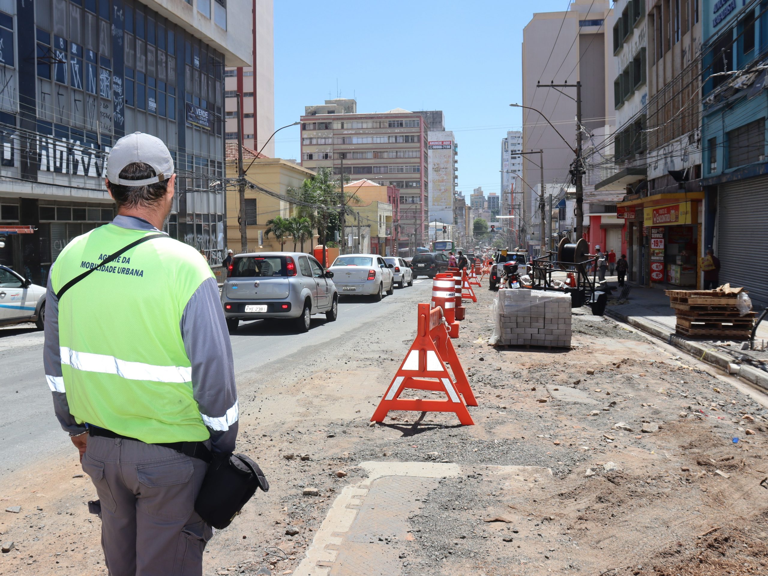 Obras de requalificação da Rua José Paulino, em Campinas (SP