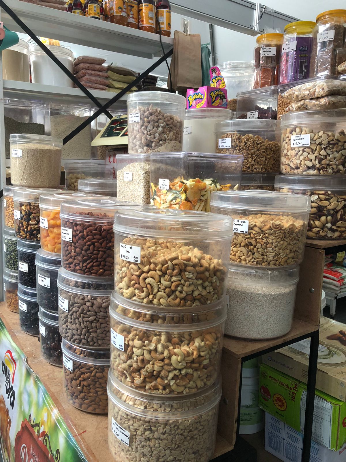 Comerciantes do Mercadão aguardam movimentação intensa na véspera de Natal