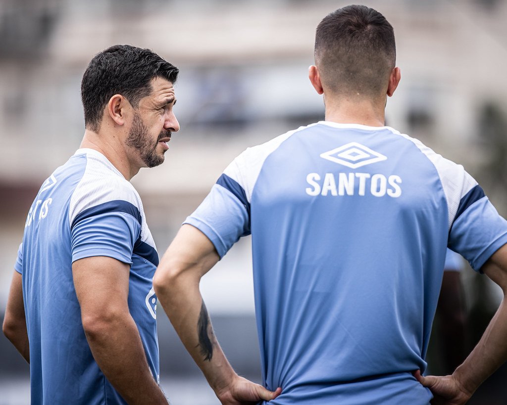 Após clássico, Santos perde Giuliano por duas semanas