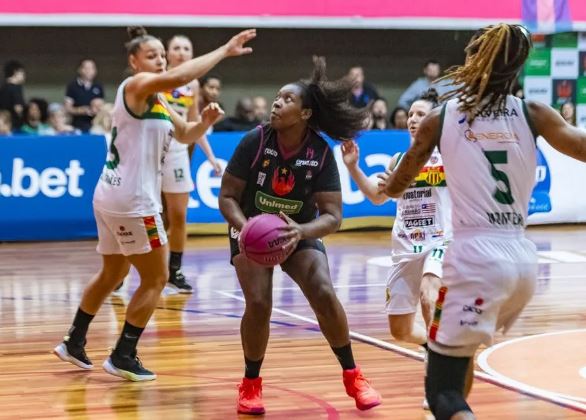 Campinas Basquete confirma renovações de Nazinha e Licinara para temporada 2024