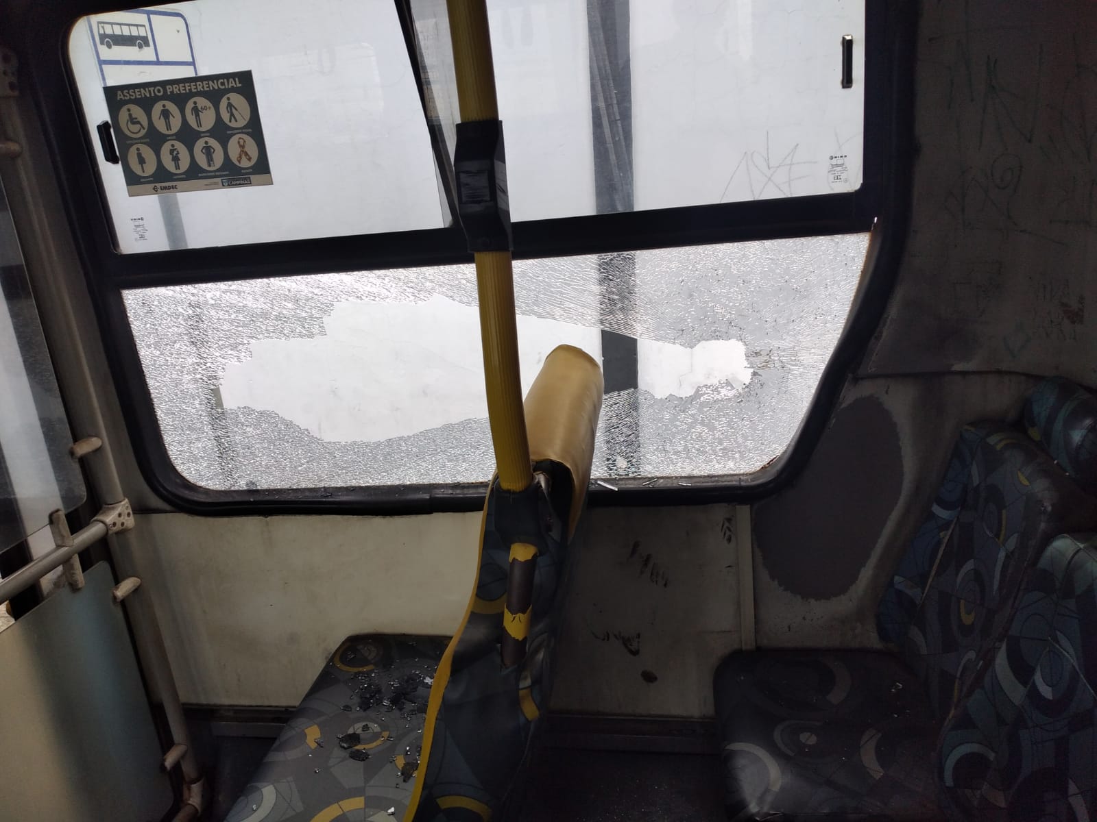 Nem encontro para discutir segurança foi capaz de evitar vandalismo em ônibus