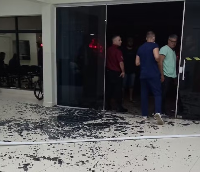 Homem é preso após quebrar porta do PS de Nova Odessa