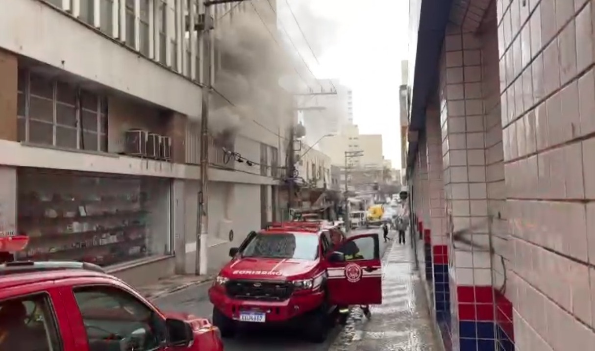 Incêndio no Centro de Campinas mobiliza Corpo de Bombeiros 