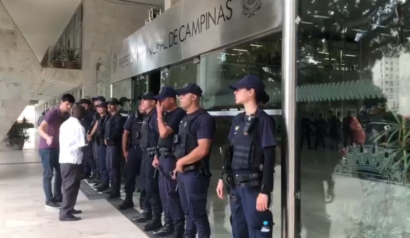 Prefeitura reforça segurança no Paço após chegada de integrantes do MST 