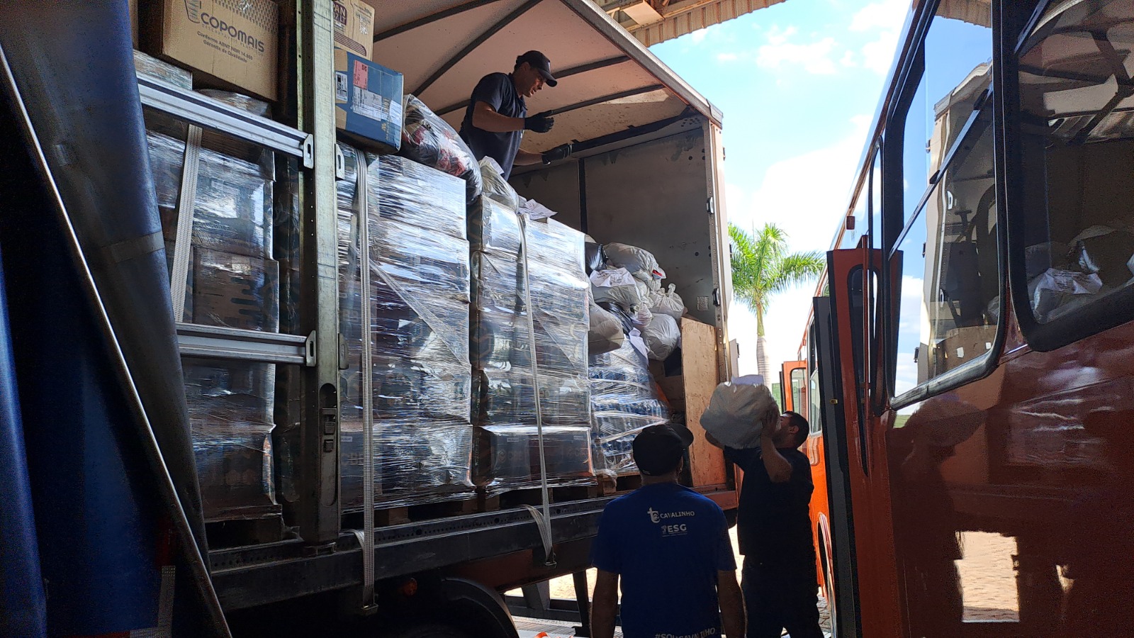 Transurc e SetCamp enviam mais de 8,5 mil peças de roupas para o RS durante Campanha do Agasalho 