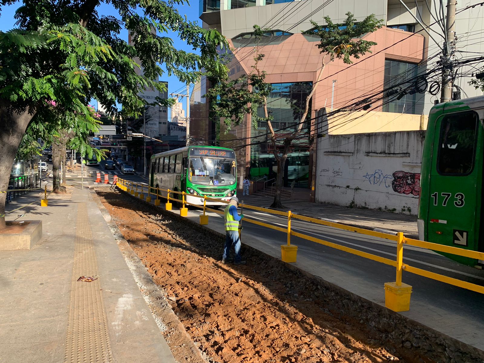Avenida Moraes Salles está bloqueada entre Barão de Jaguara e Dr. Quirino
