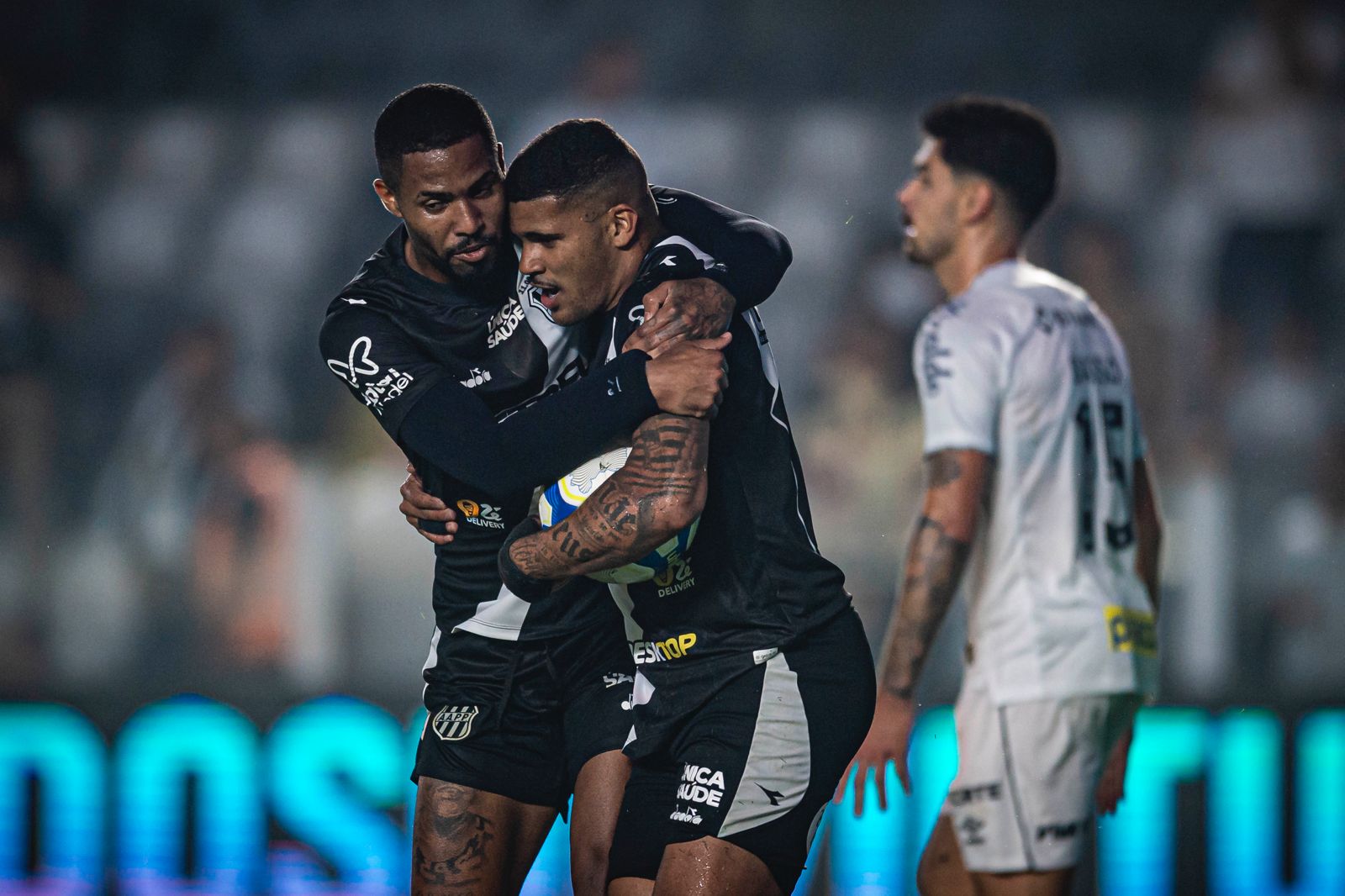 Com um a menos, Ponte Preta arranca empate contra o Santos na Vila Belmiro