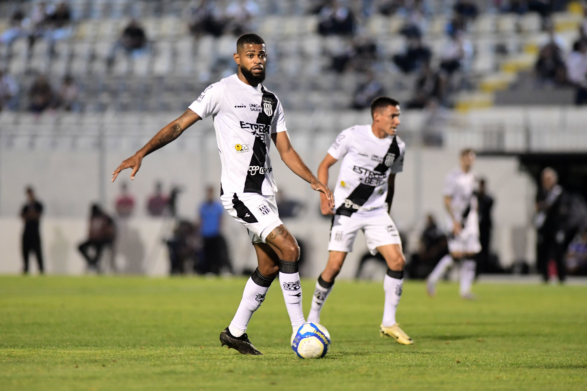 Ponte Preta tem volta de Jeh, mas perde Elvis e Castro para duelo contra o Amazonas