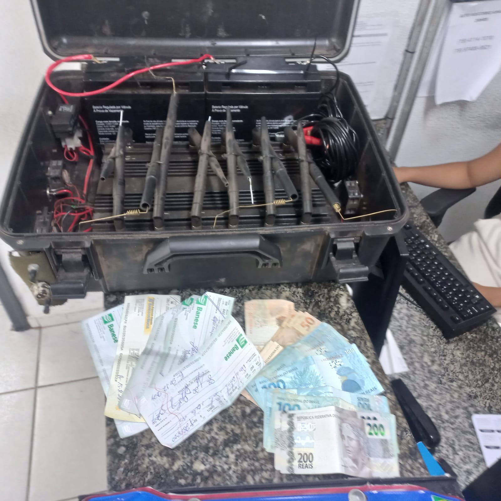 Polícia Rodoviária prende homem e recupera caminhão furtado do pátio da Ceasa