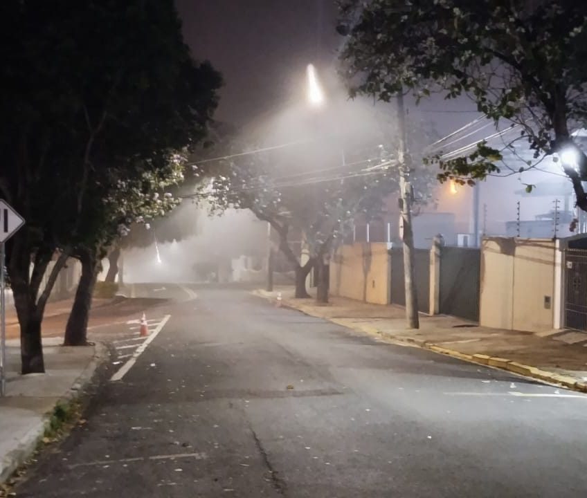 Forte nevoeiro encobre regiões de Campinas nesta terça-feira
