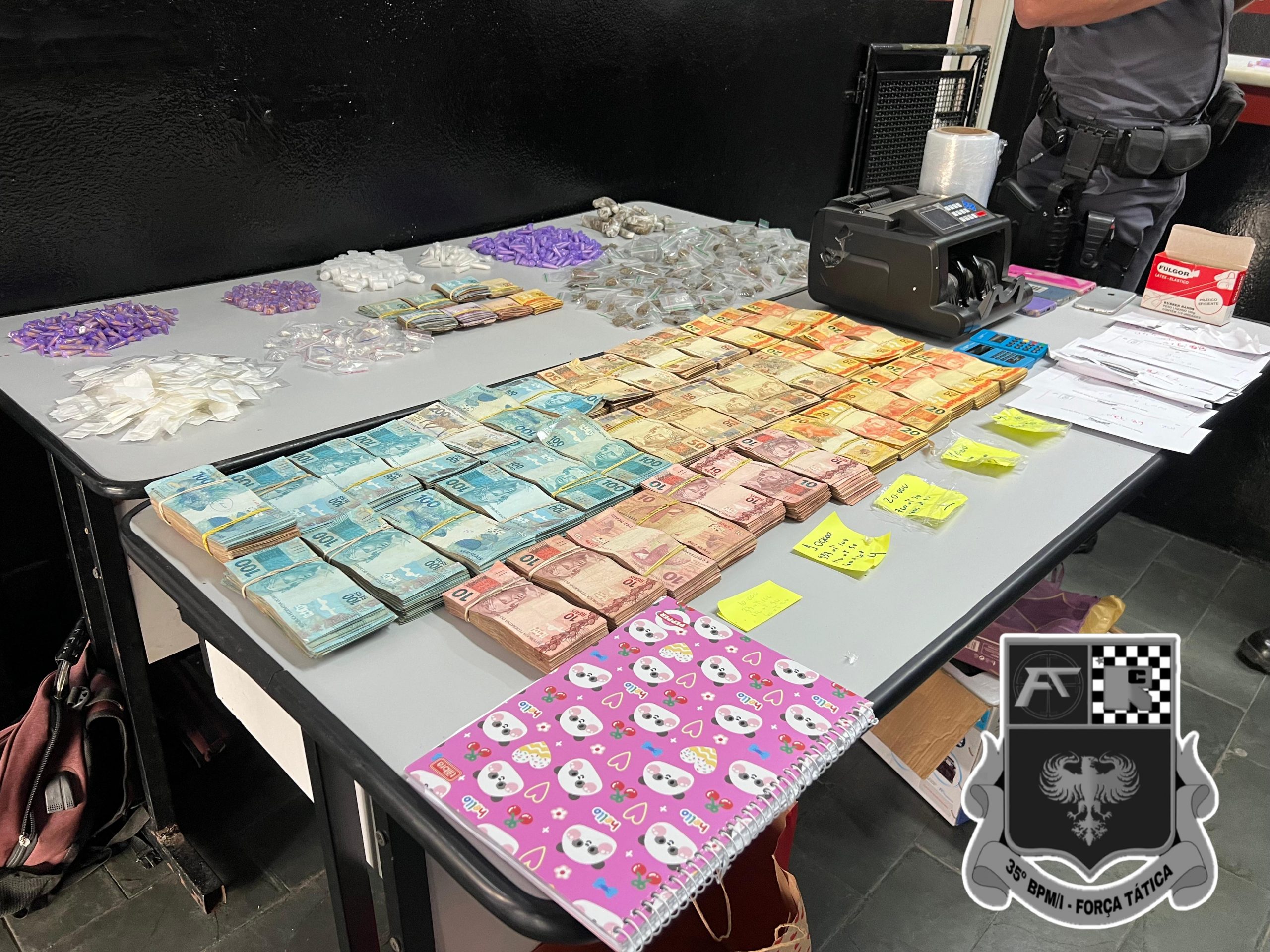 Operação da PM contra o tráfico apreende drogas e mais de R$ 200 mil em dinheiro vivo