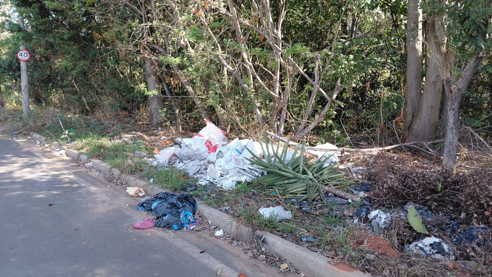 Prefeitura vai reforçar fiscalização contra descarte irregular perto de condomínios em Hortolândia