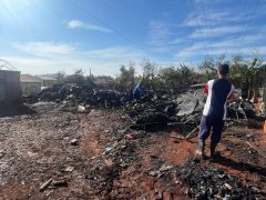 Incêndio na Vila Régio destruiu depósito de materiais recicláveis