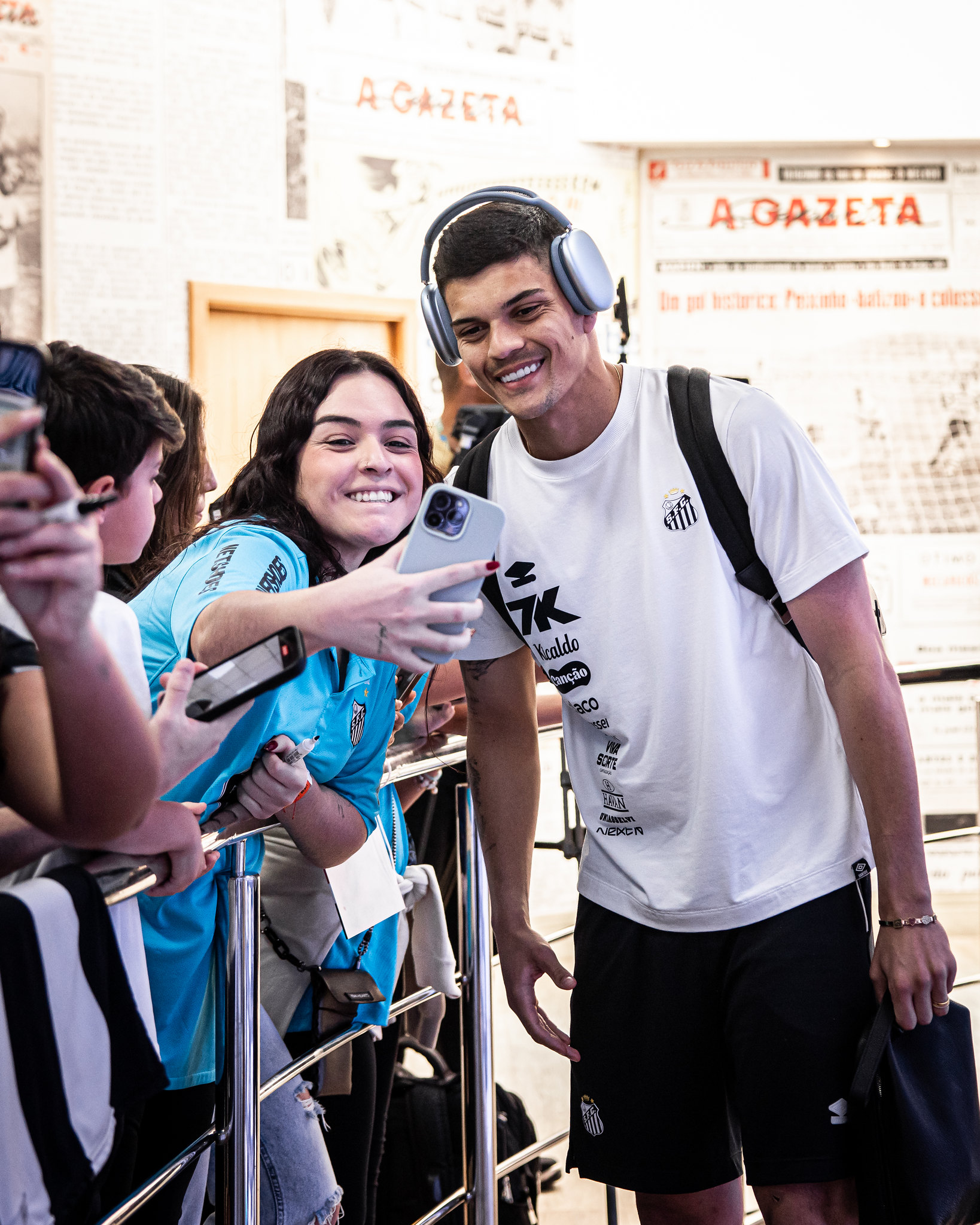 Goleiro Gabriel Brazão culpa todo elenco do Santos no vexame contra o Vasco