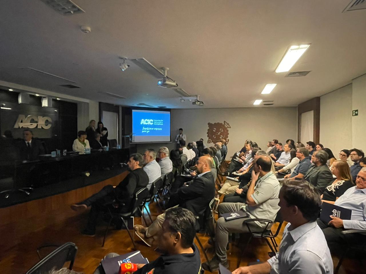 Hub Conexões Internacionais Acic