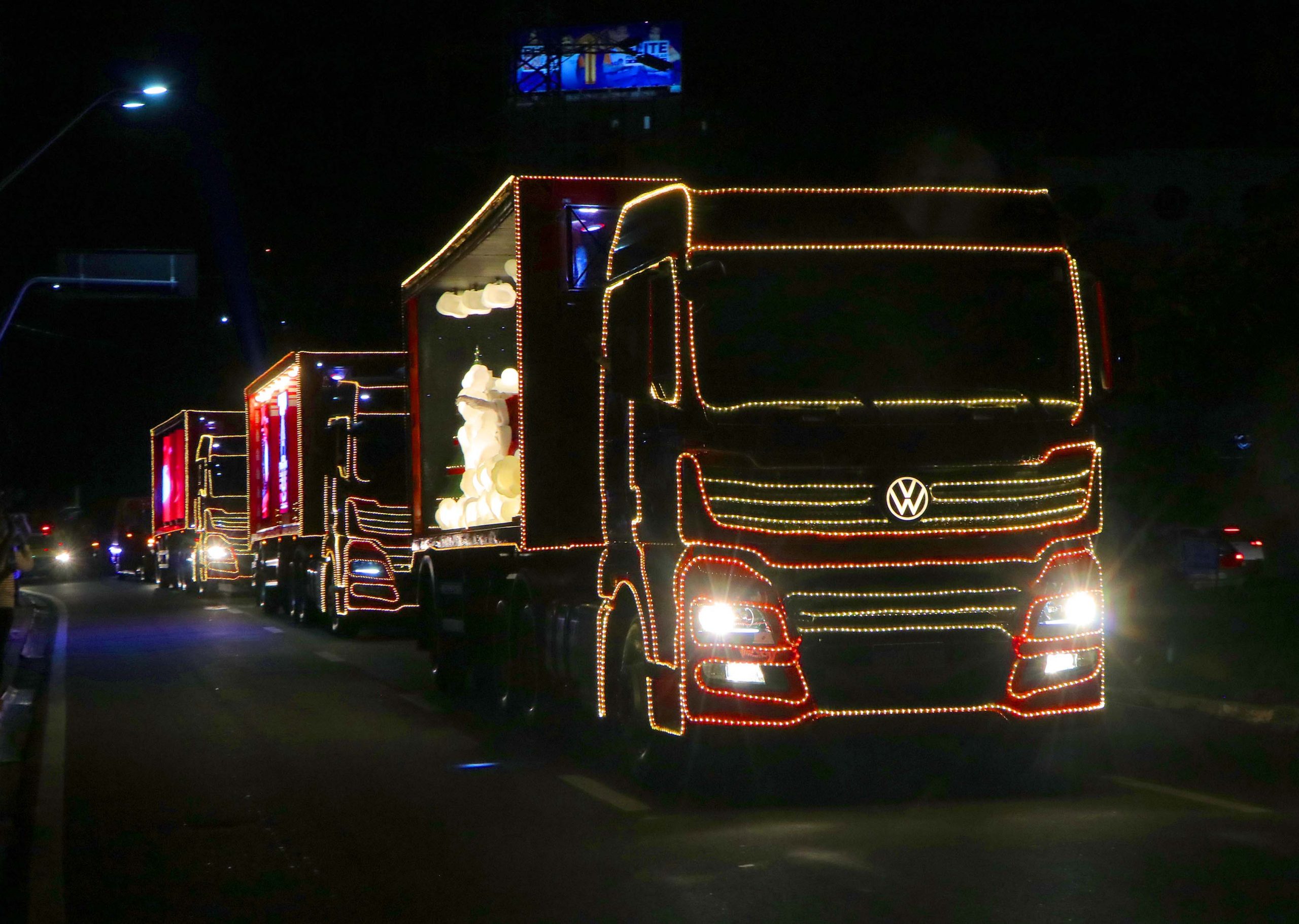 Caravana de Natal de marca de refrigerante passa por Campinas nesta quarta-feira