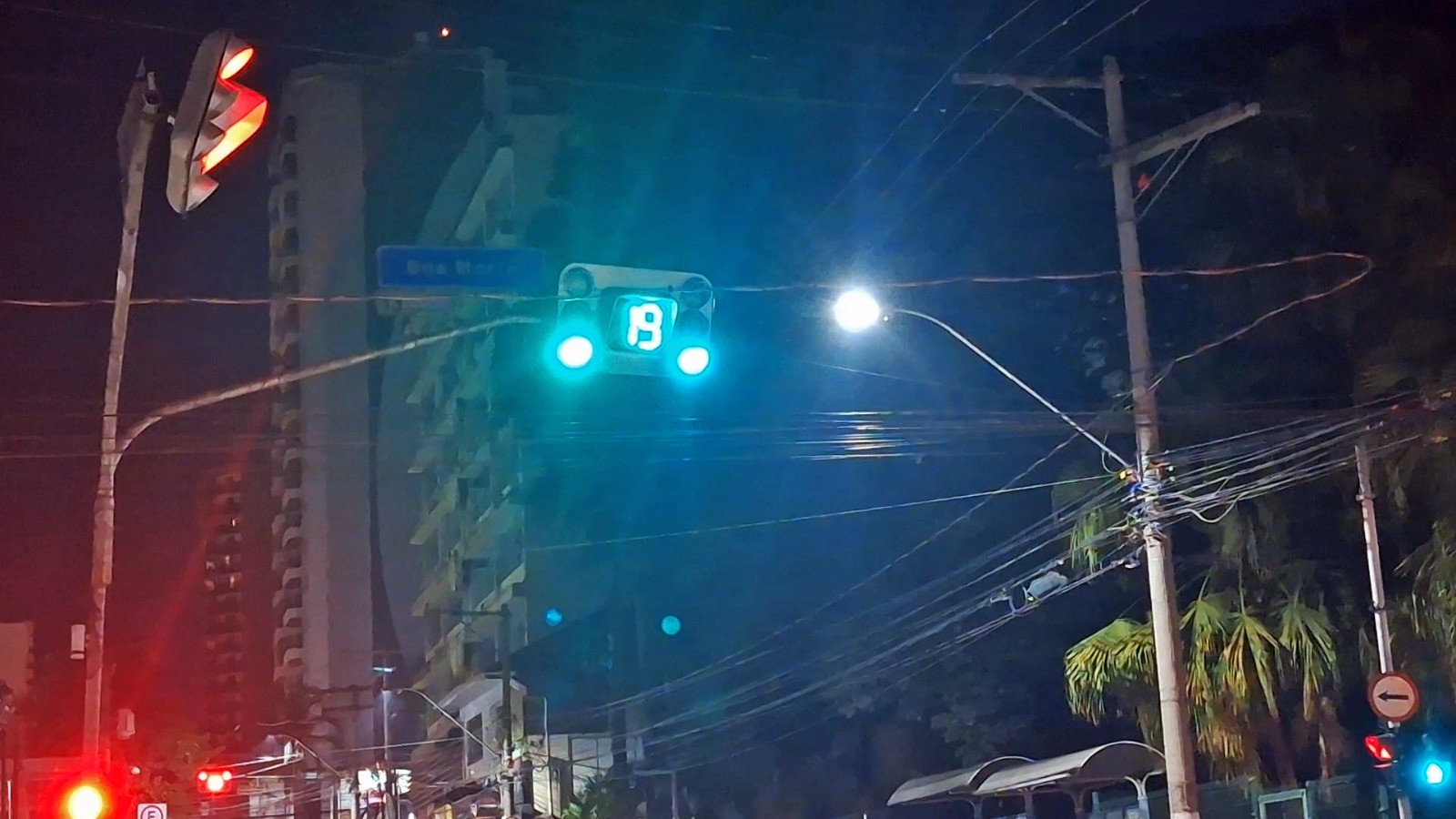 Semáforos do Centro de Limeira passam a funcionar até 23h