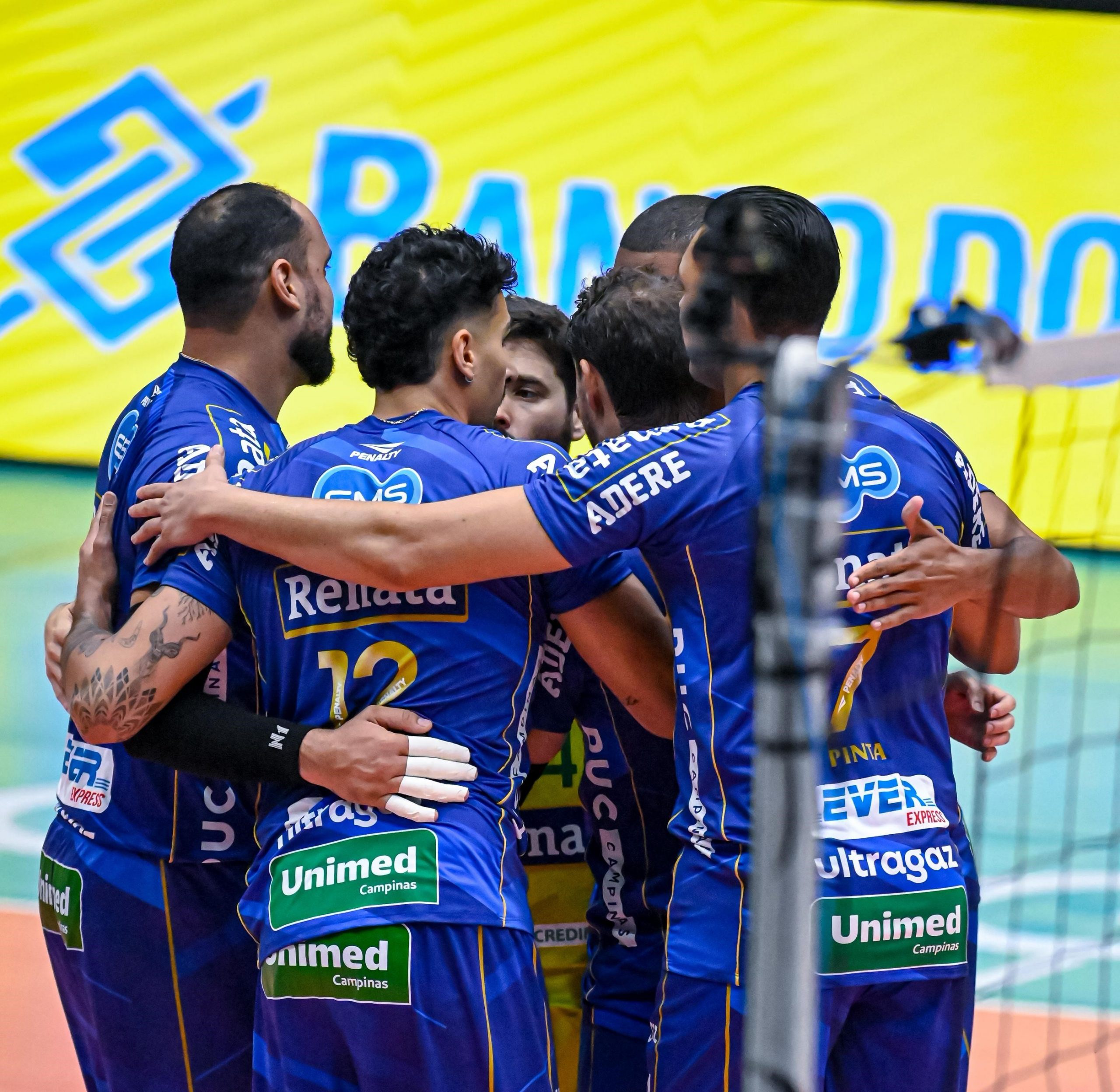 Vôlei Renata emplaca quinta vitória seguida na Superliga