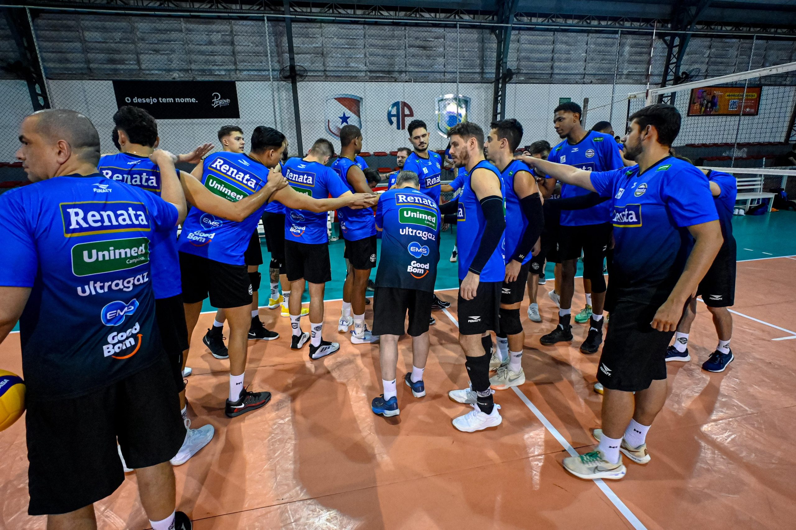 Vôlei Renata chega em Belém-PA para a estreia no Mundial de Clubes