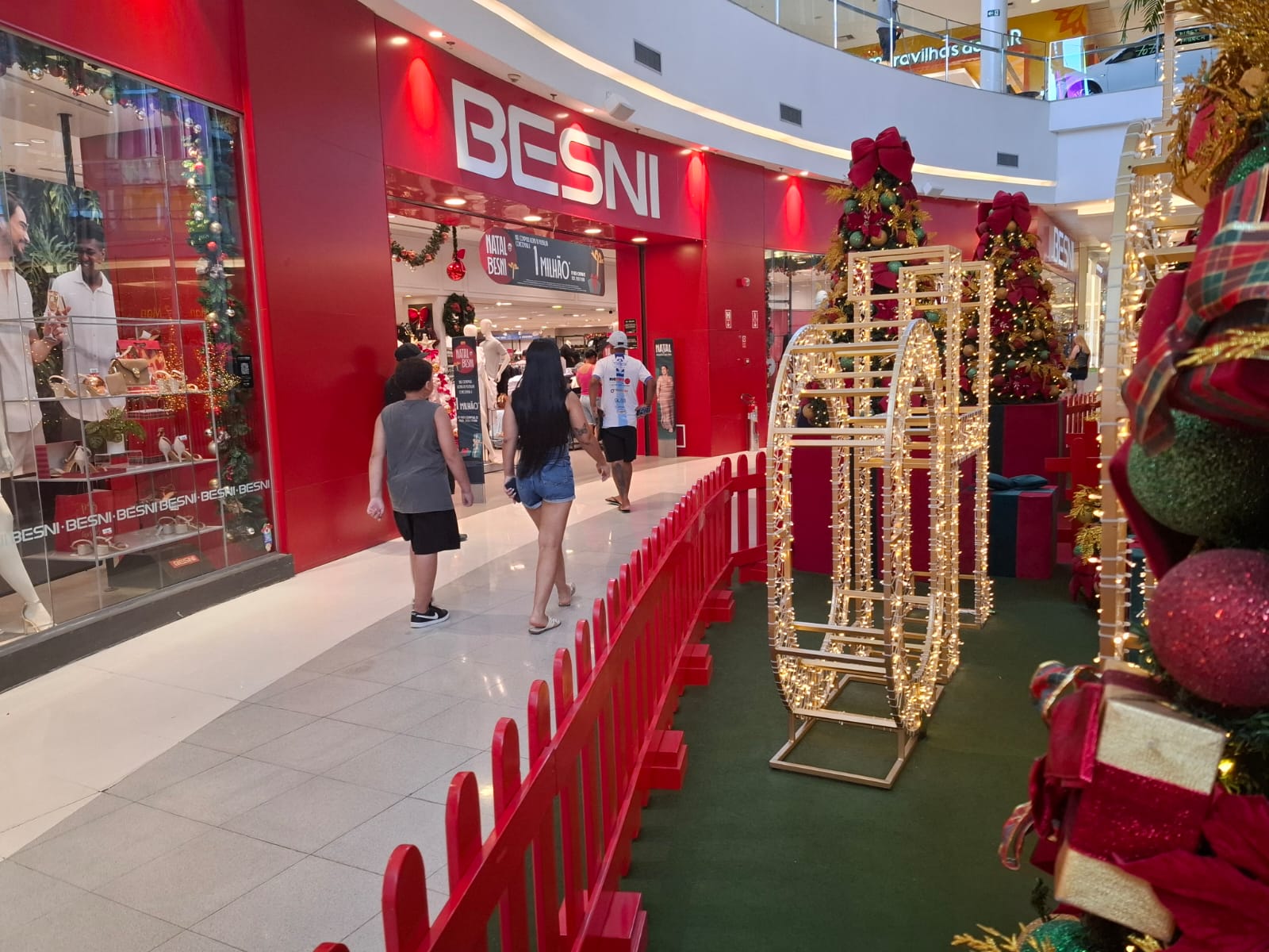 Cerca de 10% dos brasileiros afirmam que deixaram as compras de Natal para última hora