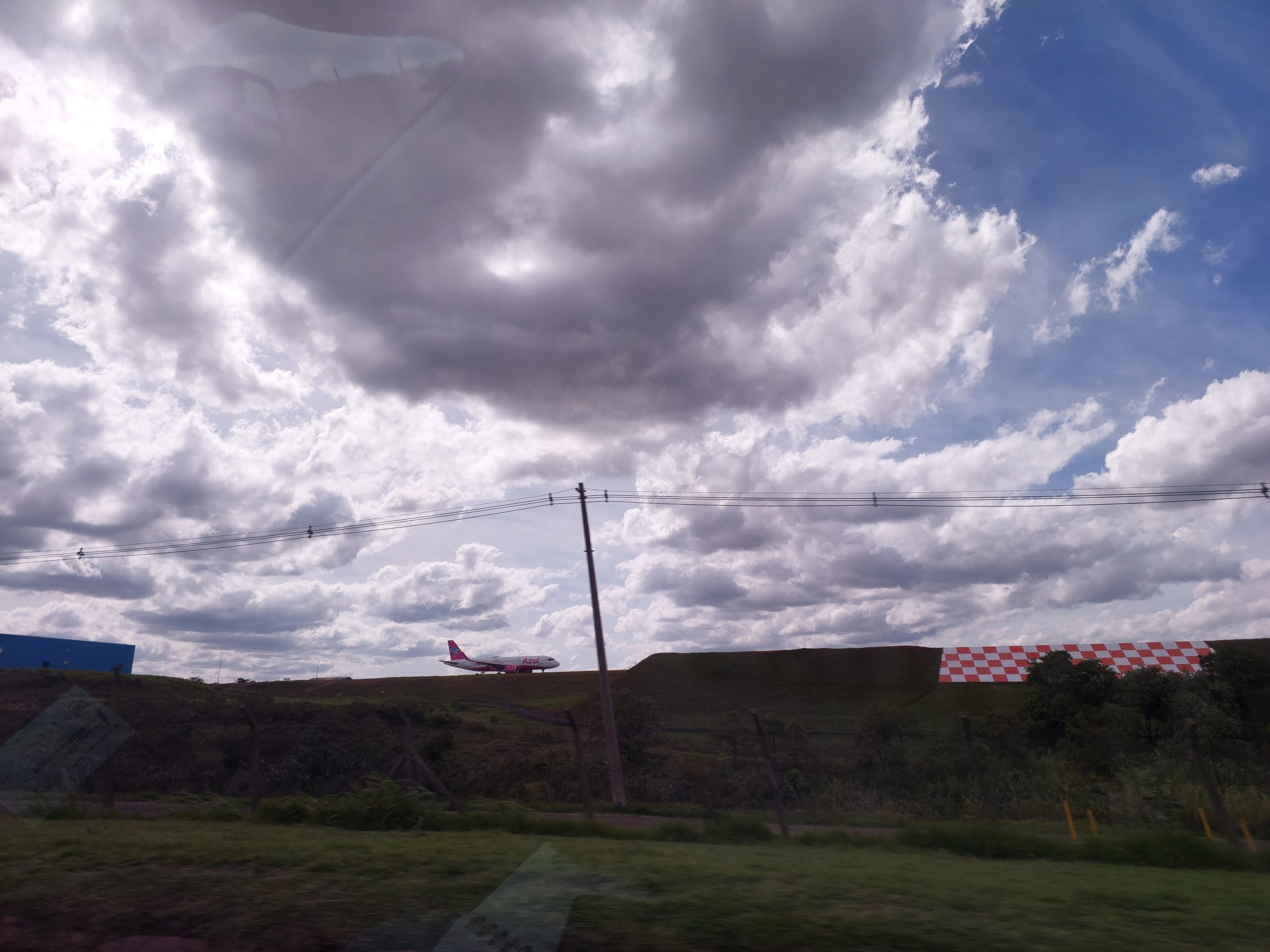 Rajadas de vento atrasam e forçam voos de Viracopos a alternarem para outros aeroportos