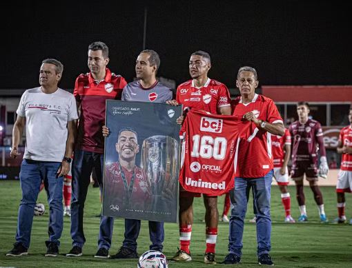 Vice-presidente comenta passagem de Ralf pelo Vila Nova: “Liderança pelo exemplo”