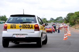 Sem baliza e com carro automático, Detran muda regras da prova prática em SP