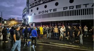 Torcedores protestam contra diretoria da Ponte Preta